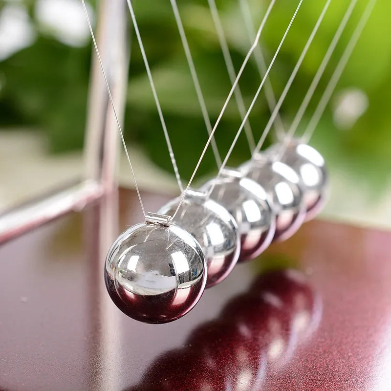 Newton cradle balance skrivbordsleksak